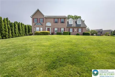 3780 Barlow Pl, Bethlehem, PA 18020