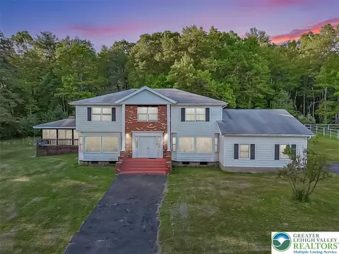 1163 Bush Rd, Cresco, PA 18326