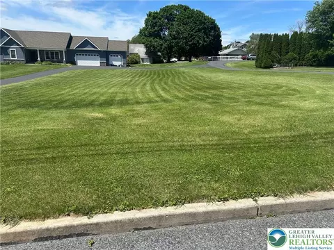 214 Wolf St, Bath Boro, PA 18014