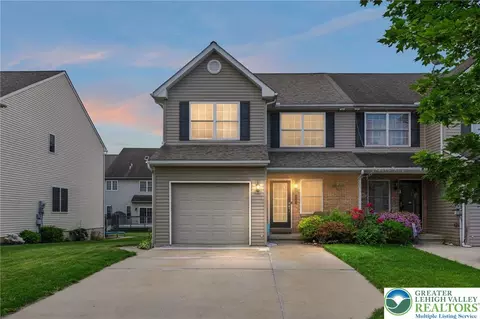 1382 Mohr Cir, Macungie, PA 18062