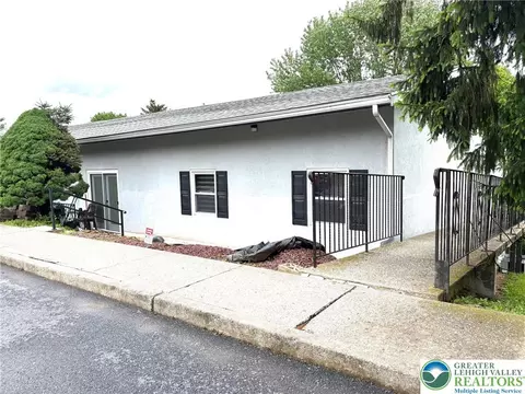 3300 Quarry St #B2, Hokendauqua, PA 18052