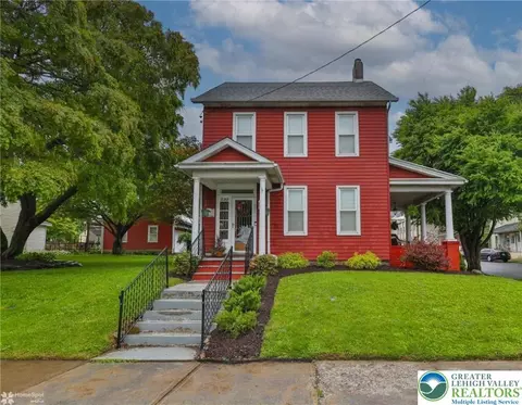 200 S Whitfield St, Nazareth, PA 18064