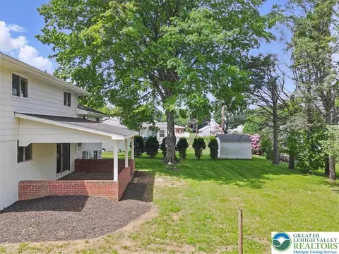 555 E Walnut St, Hellertown, PA 18055 photo 29
