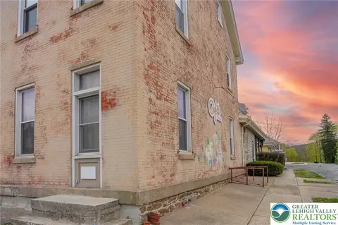 101 Market St, Tamaqua, PA 18252