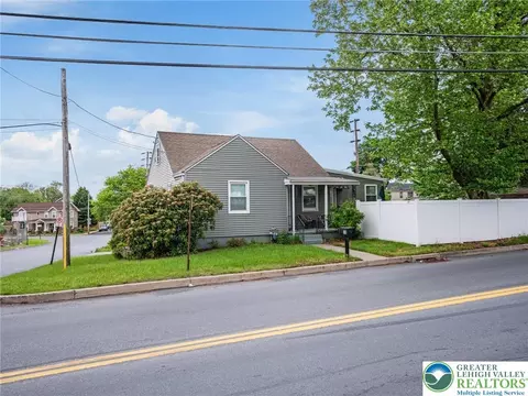 30 Morgan Hill Rd, Williams Twp, PA 18042