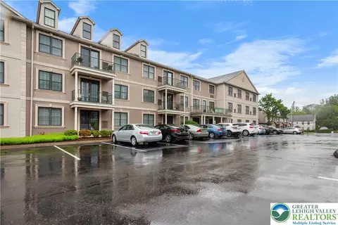 2121 Hokendauqua Ave #210, Northampton, PA 18067