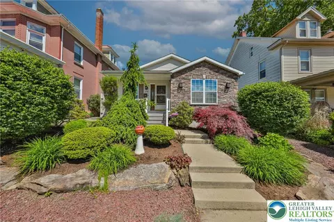 273 Columbia Ave, Palmerton, PA 18071