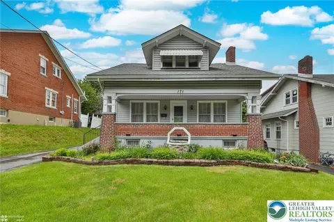 171 N New St, Nazareth, PA 18064