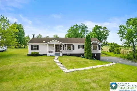 10296 Gravel Hill Rd, Bangor, PA 18013