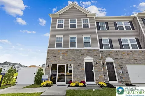 8331 Alexander Ct, Breinigsville, PA 18031