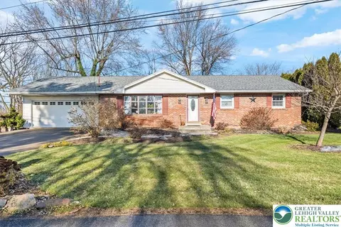 5400 Halbea St, East Allen Twp, PA 18017