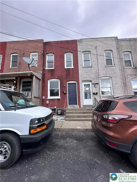 432 Schaffers Ct, Easton, PA 18042