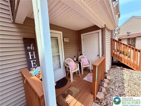 3353 Windermere Dr, Saw Creek, PA 18324