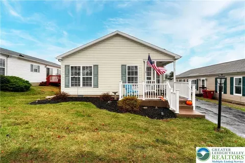 30 Abbey Rd, Forks Twp, PA 18040