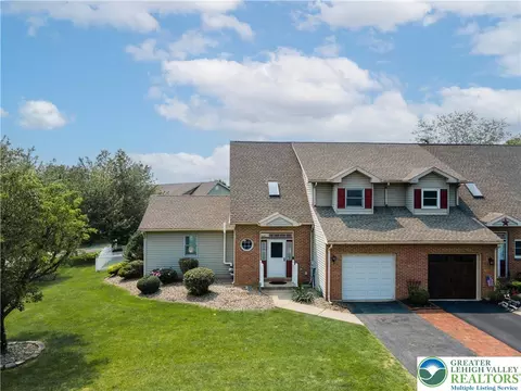 1411 Howard Ln, Palmer Township, PA 18045
