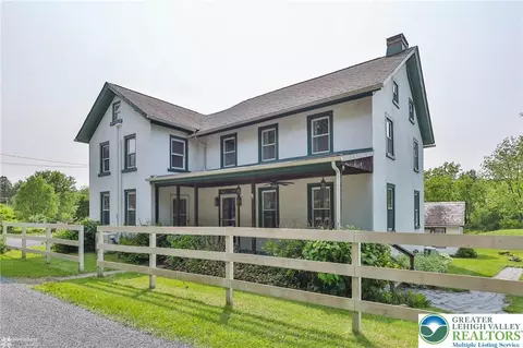 3679 Friedens Rd, Slatington, PA 18080