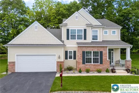 2454 Burgundy Ln, Forks Twp, PA 18040
