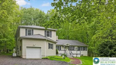 54 Indian Trl, Jim Thorpe, PA 18229