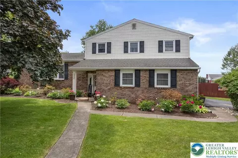 3340 Bridlepath Rd, Palmer Township, PA 18045