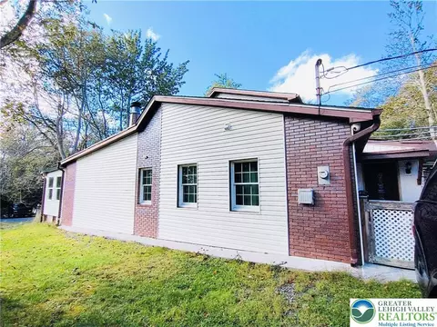 5280 Sunshine Ln, Coolbaugh Twp, PA 18466