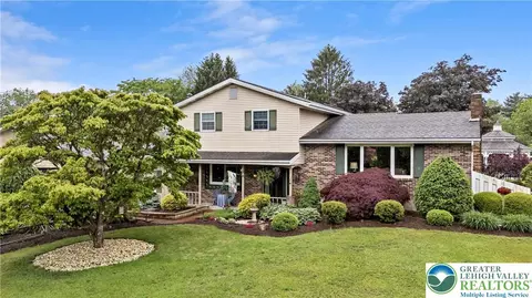 6453 Ridge Ct, New Tripoli, PA 18066