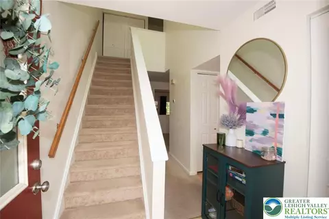 124 Founders Ct, Bethlehem, PA 18020 photo 3