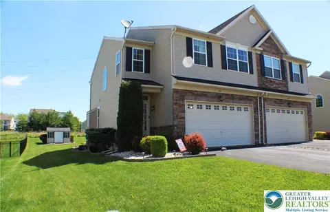111 Gray Dr, Northampton, PA 18067