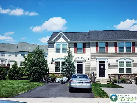 1121 Westminster Dr, Breinigsville, PA 18031