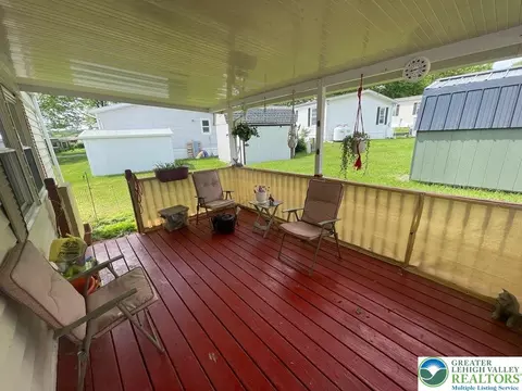 Exterior - 10 Springridge Rd, Bath, PA 18014 photo 1 of 2