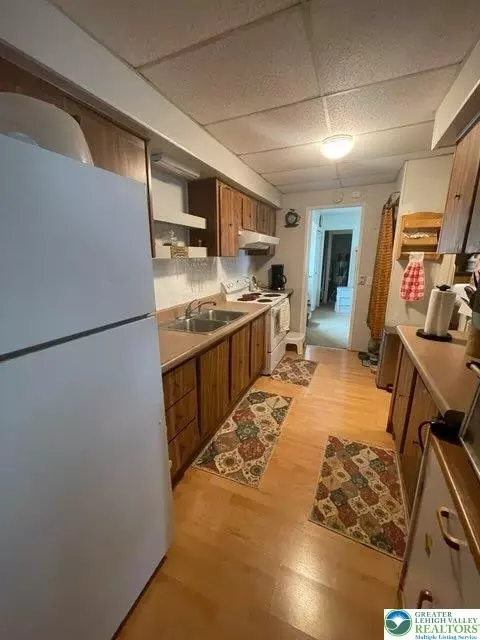 Kitchen - 10 Springridge Rd, Bath, PA 18014 photo 2 of 2