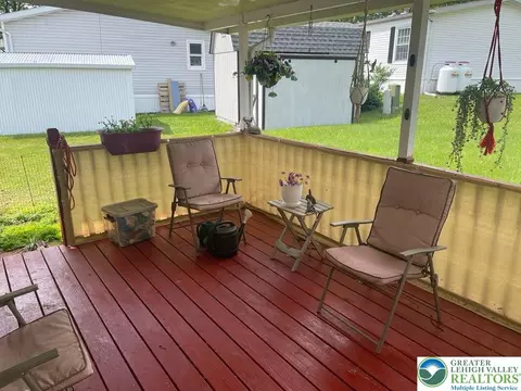 Exterior - 10 Springridge Rd, Bath, PA 18014 photo 2 of 2