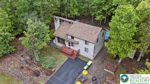 1117 Belaire Dr, East Stroudsburg, PA 18301