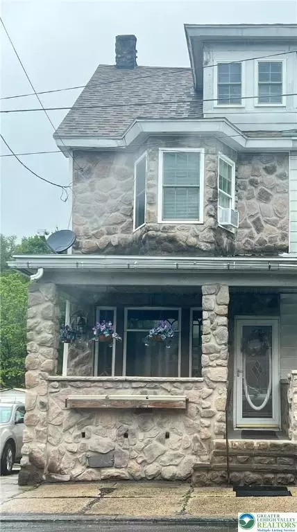 111 W Water St, Coaldale, PA 18218