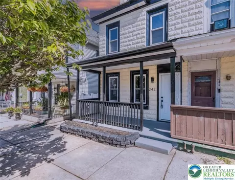 242 E Hazard St, Summit Hill, PA 18250