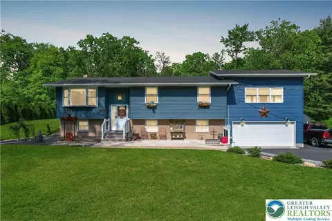 8539 Rextown Rd, Slatington, PA 18080
