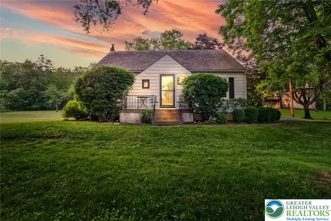 3155 Church St, Springtown, PA 18081