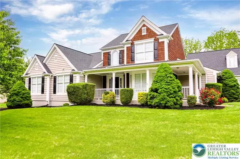 4266 Eisenhower Dr, Bethlehem, PA 18020