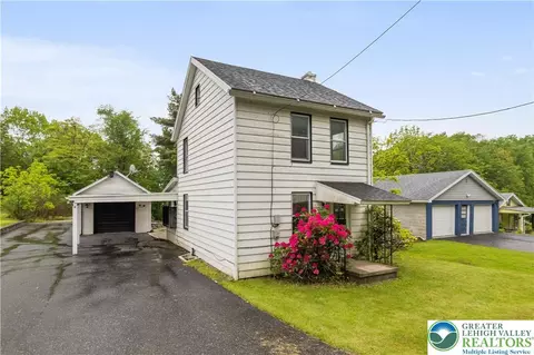 735 Beaver Run Dr, Lehighton, PA 18235