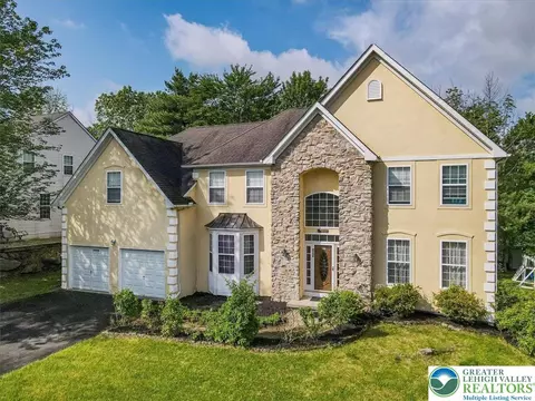 2358 Snapdragon Pt, East Stroudsburg, PA 18301