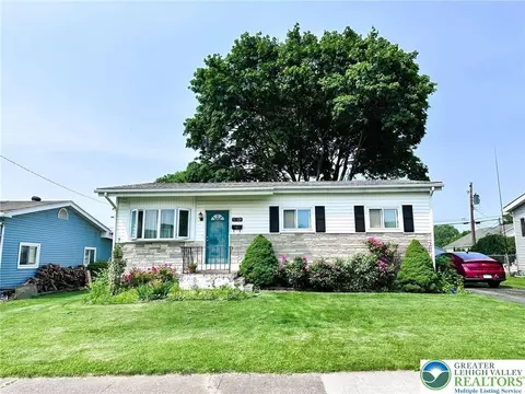 526 Faith Dr, Catasauqua, PA 18032