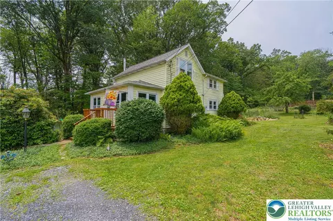 636 School Rd, Nazareth, PA 18064