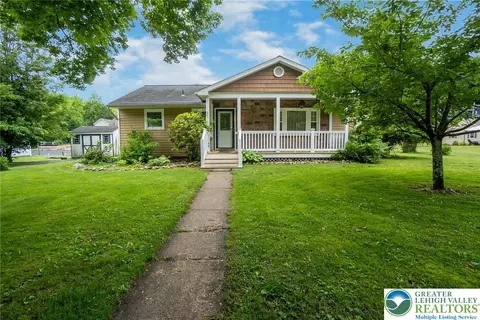 605 Delaware Ave, Portland, PA 18351