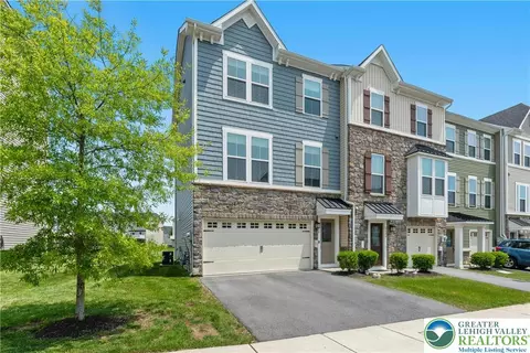 2408 Emanuel Ct, Bethlehem, PA 18020
