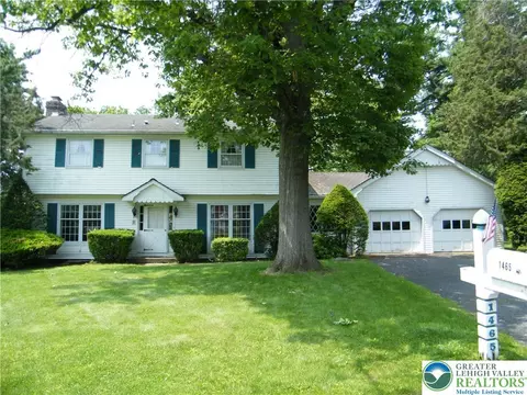 1465 Princeton Dr, Bethlehem, PA 18017