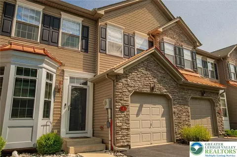 4 Hillside Ct N, Easton, PA 18045