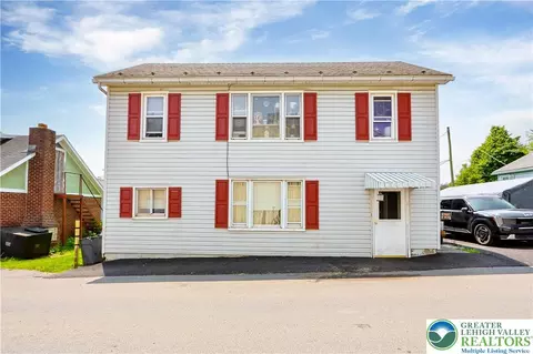 516 Heckman Ave, Nazareth, PA 18064