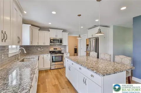 217 E Dell Rd, Bath, PA 18014 photo 12