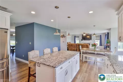 217 E Dell Rd, Bath, PA 18014 photo 8
