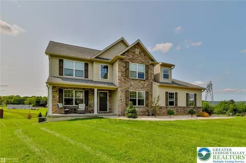 217 E Dell Rd, Bath, PA 18014 photo 3