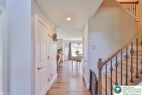 217 E Dell Rd, Bath, PA 18014 photo 16